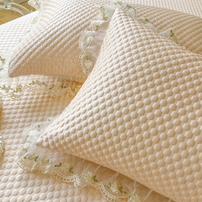 91家纺网 家纺一手货源 找家纺 恋尚 2025新款3D裸睡凉感冰豆豆床笠式床裙软席席子三件套-巧心（控价170起） 巧心-浅玉