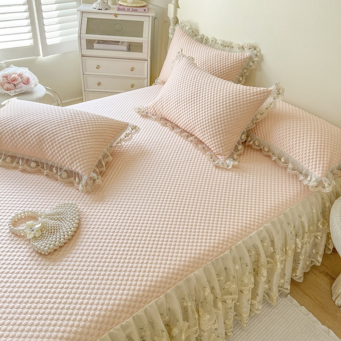 91家纺网 家纺一手货源 找家纺 恋尚 2025新款3D裸睡凉感冰豆豆床笠式床裙软席席子三件套-巧心（控价170起） 巧心-浅玉