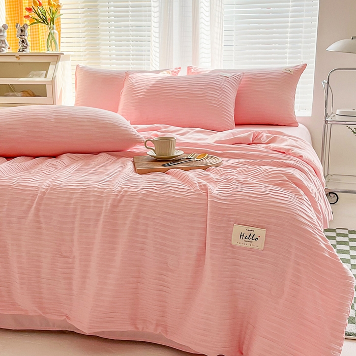 91家纺网 家纺一手货源 找家纺 斯卡诺家纺 2025新款直播爆款提花针织泡泡纱夏被四件套夏凉被空调被四件套 粉色