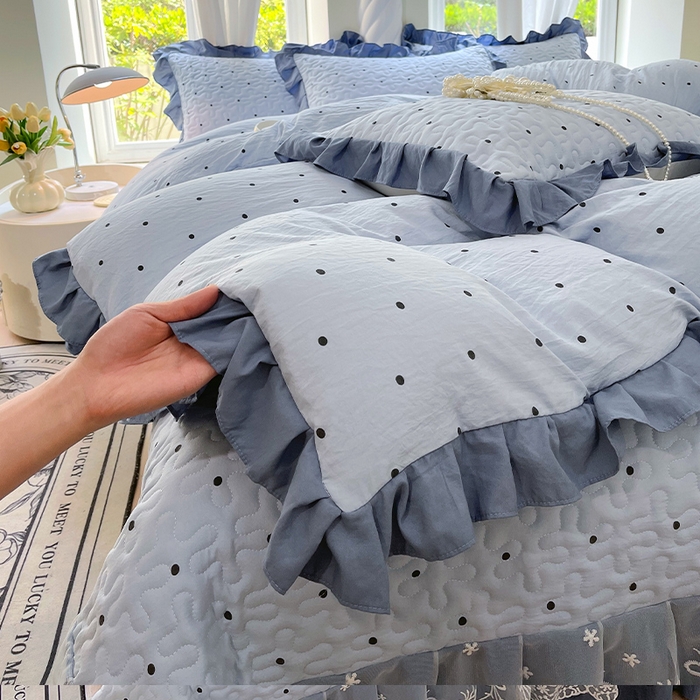 91家纺网 家纺一手货源 找家纺 雨彤家纺 2025年新款赫本风云朵水洗棉夹棉双层花边床盖四件套 芋艿波波-兰-赫本风