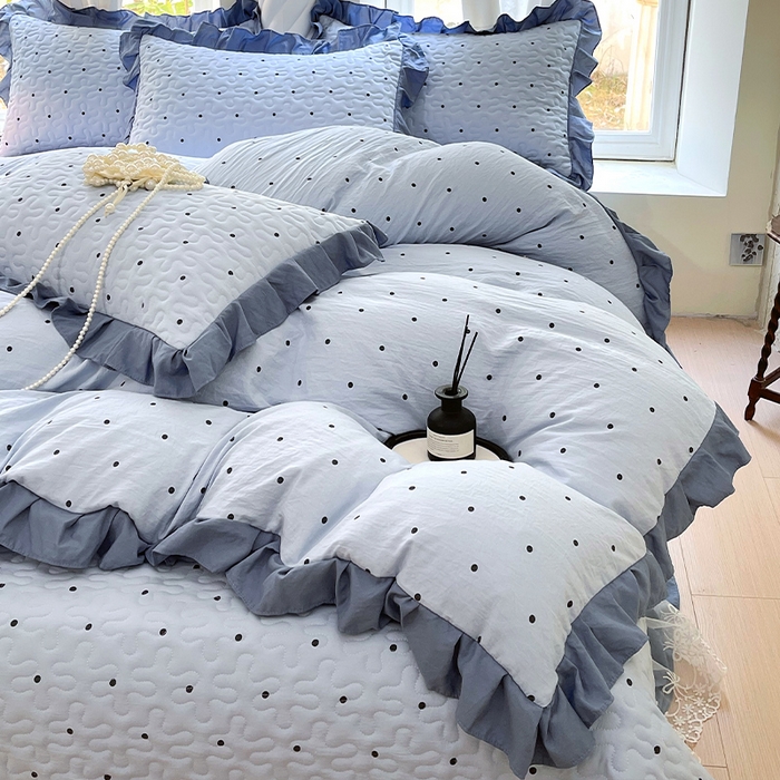 91家纺网 家纺一手货源 找家纺 雨彤家纺 2025年新款赫本风云朵水洗棉夹棉双层花边床盖四件套 芋艿波波-兰-赫本风