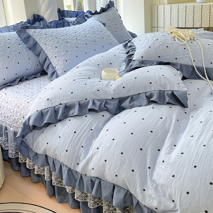 91家纺网 家纺一手货源 找家纺 雨彤家纺 2025年新款赫本风云朵水洗棉夹棉双层花边床盖四件套 芋艿波波-兰-赫本风