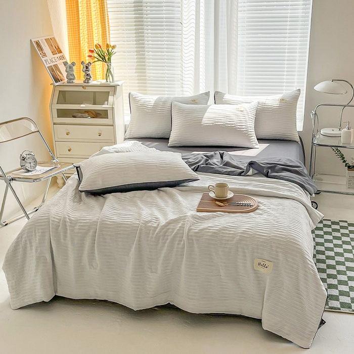 91家纺网 家纺一手货源 找家纺 斯卡诺家纺 2025新款直播爆款提花针织泡泡纱夏被四件套夏凉被空调被四件套 白灰色