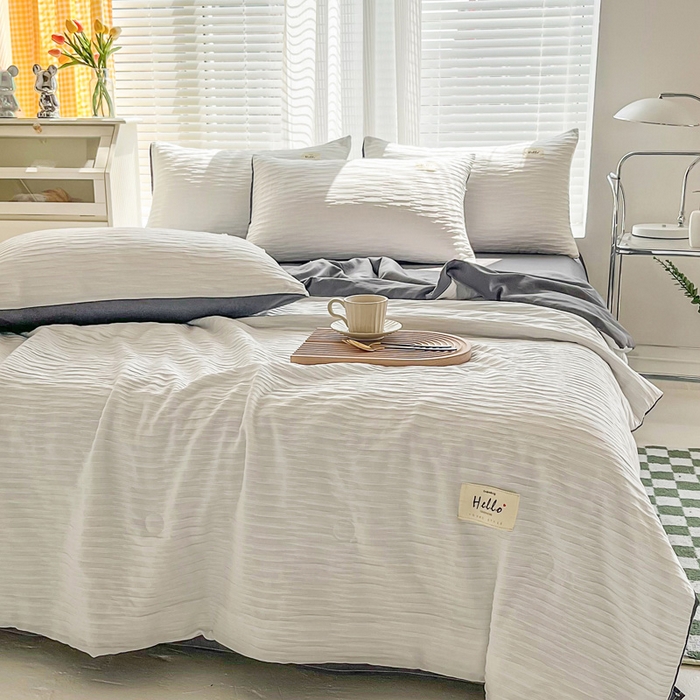 91家纺网 家纺一手货源 找家纺 斯卡诺家纺 2025新款直播爆款提花针织泡泡纱夏被四件套夏凉被空调被四件套 白灰色