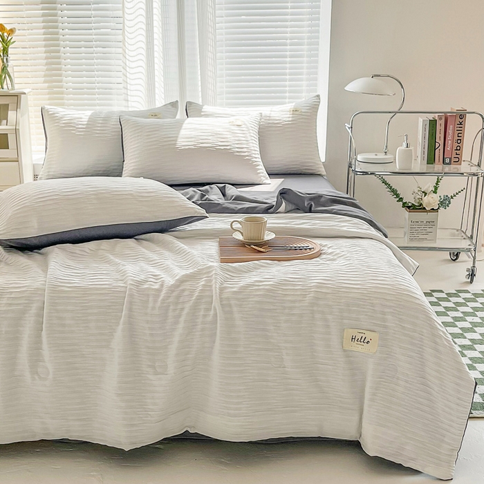 91家纺网 家纺一手货源 找家纺 斯卡诺家纺 2025新款直播爆款提花针织泡泡纱夏被四件套夏凉被空调被四件套 白灰色