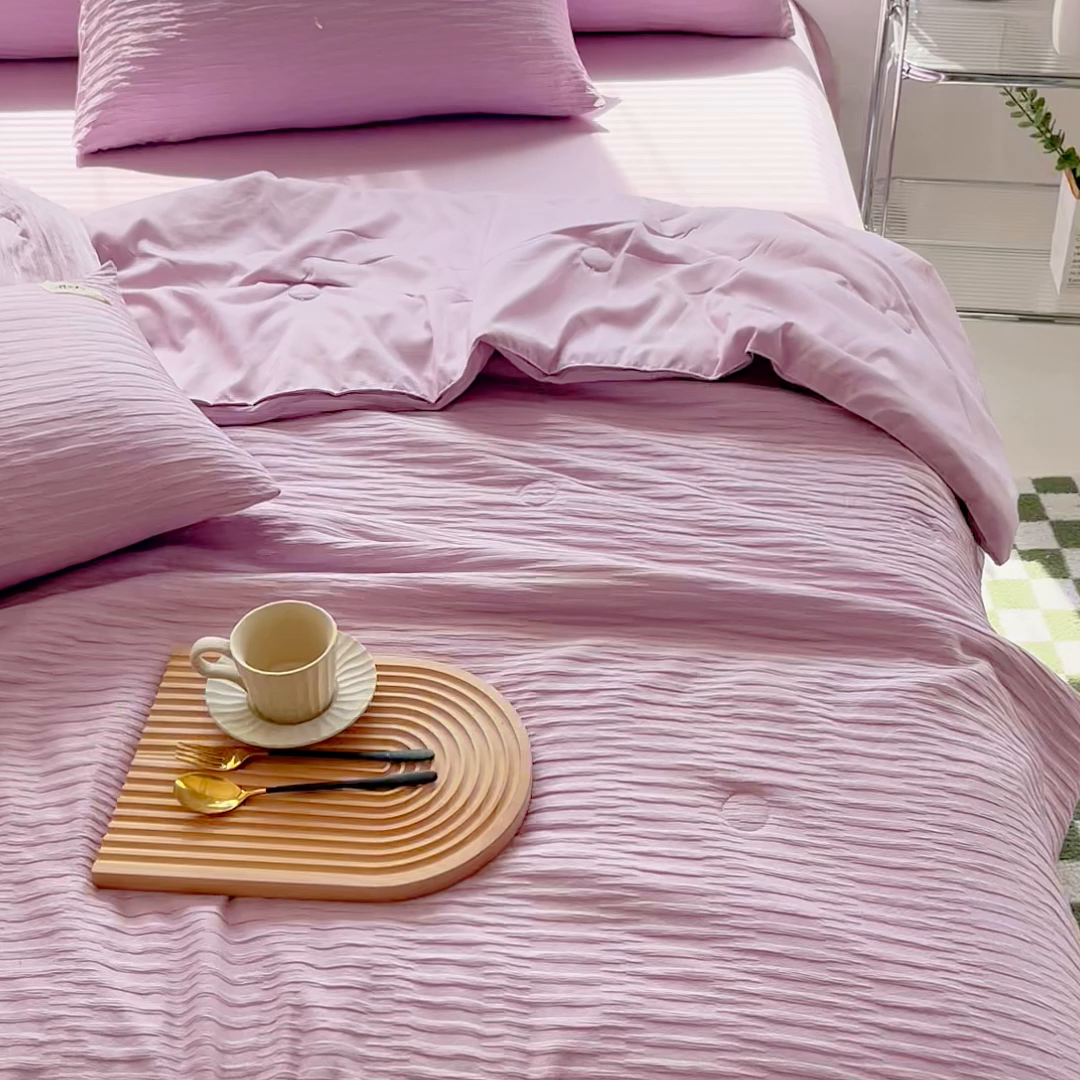 91家纺网 家纺一手货源 找家纺 斯卡诺家纺 2025新款直播爆款提花针织泡泡纱夏被四件套夏凉被空调被四件套 紫色