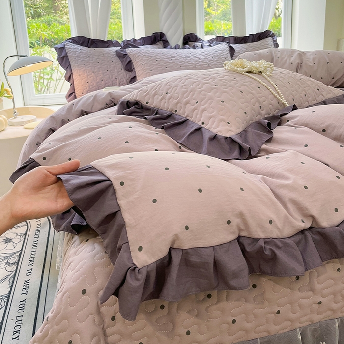 91家纺网 家纺一手货源 找家纺 雨彤家纺 2025年新款赫本风云朵水洗棉夹棉双层花边床盖四件套 芋艿波波-紫-赫本风