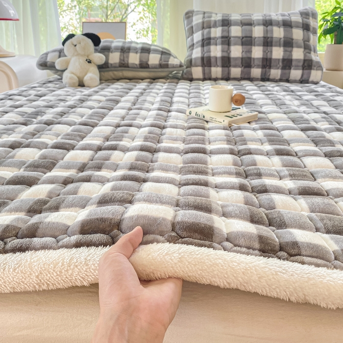 91家纺网 家纺一手货源 找家纺 （总）耐思家纺 2024新款柔软A类加厚保暖牛奶绒床褥