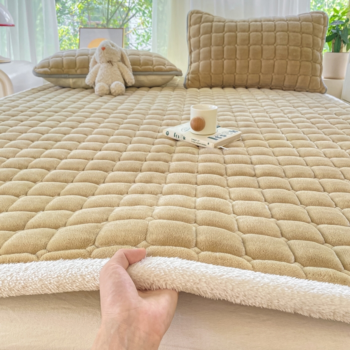 91家纺网 家纺一手货源 找家纺 （总）耐思家纺 2024新款柔软A类加厚保暖牛奶绒床褥