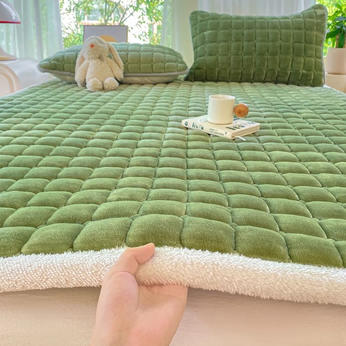 91家纺网 家纺一手货源 找家纺 （总）耐思家纺 2024新款柔软A类加厚保暖牛奶绒床褥