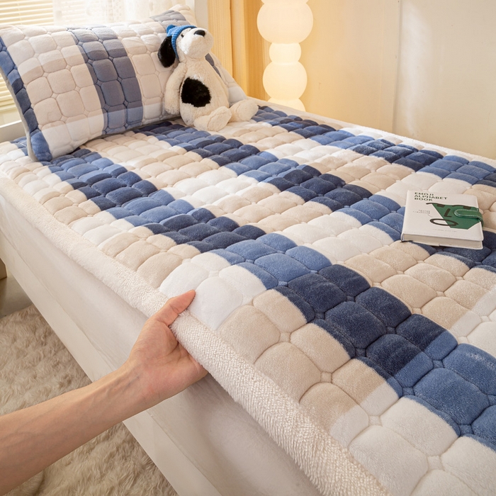 91家纺网 家纺一手货源 找家纺 （总）耐思家纺 2024新款学生上下铺床褥系列-牛奶绒床褥