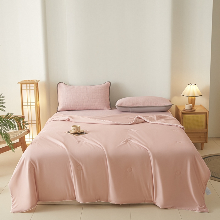 91家纺网 家纺一手货源 找家纺 欧邦 2025春夏新款PE凉感冰豆豆床笠款夏被夏凉被空调被四件套 桃心-粉
