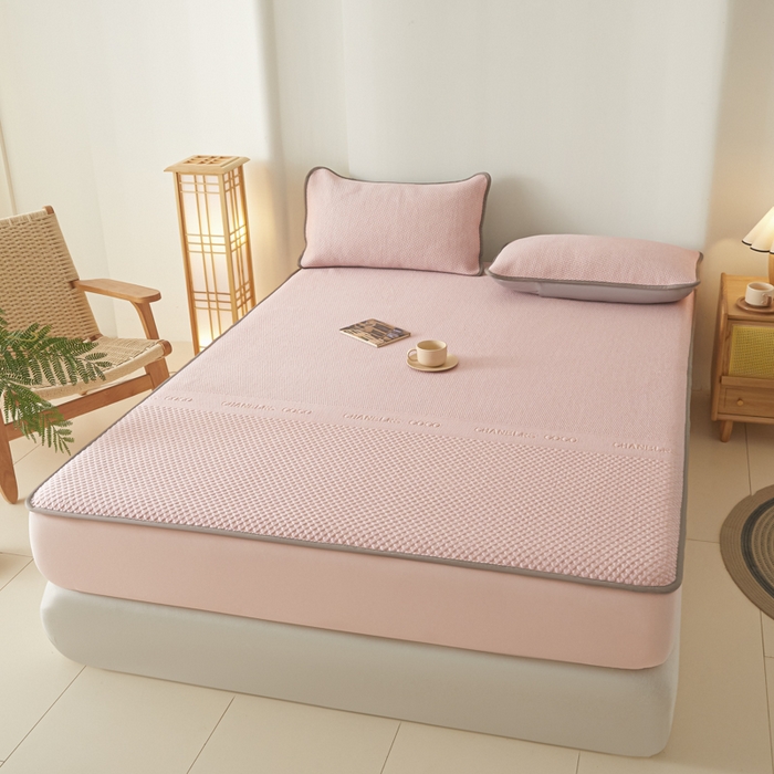 91家纺网 家纺一手货源 找家纺 欧邦 2025春夏新款PE凉感冰豆豆床笠款夏被夏凉被空调被四件套 桃心-粉