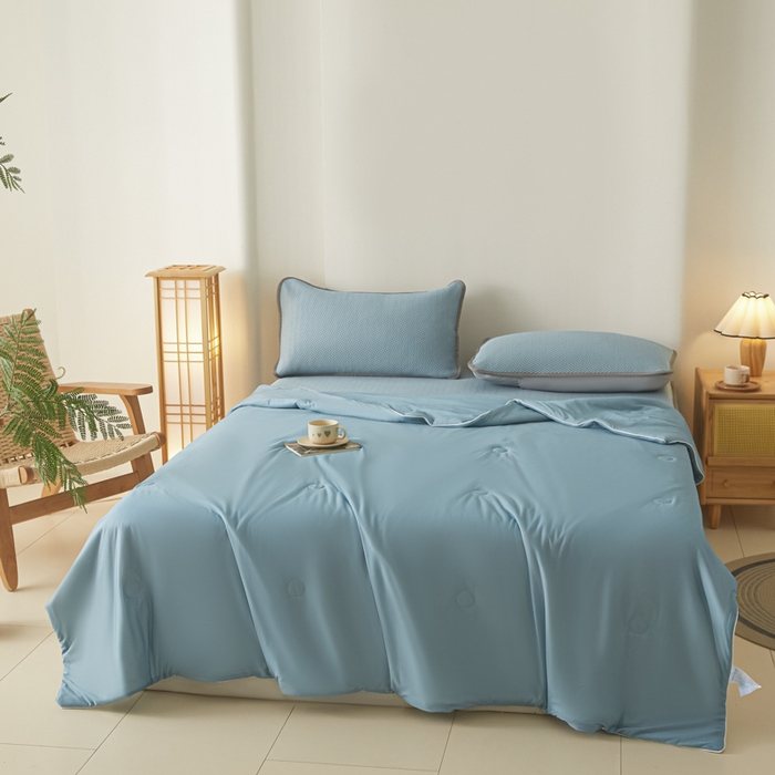 91家纺网 家纺一手货源 找家纺 欧邦 2025春夏新款PE凉感冰豆豆床笠款夏被夏凉被空调被四件套 桃心-蓝