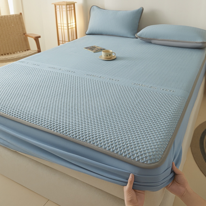 91家纺网 家纺一手货源 找家纺 欧邦 2025春夏新款PE凉感冰豆豆床笠款夏被夏凉被空调被四件套 桃心-蓝