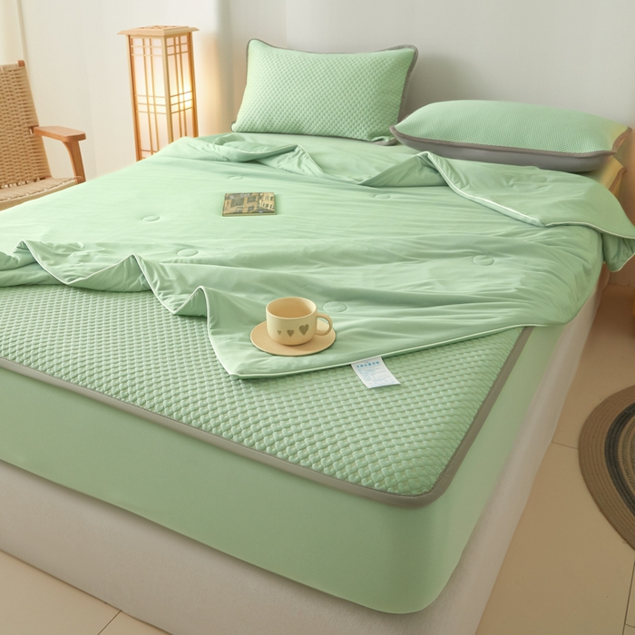 91家纺网 家纺一手货源 找家纺 欧邦 2025春夏新款PE凉感冰豆豆床笠款夏被夏凉被空调被四件套 桃心-绿