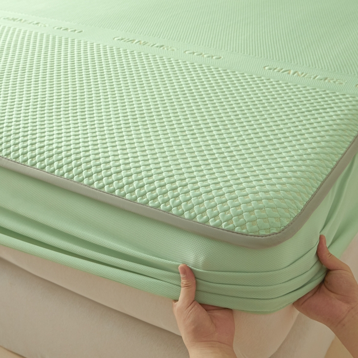 91家纺网 家纺一手货源 找家纺 欧邦 2025春夏新款PE凉感冰豆豆床笠款夏被夏凉被空调被四件套 桃心-绿