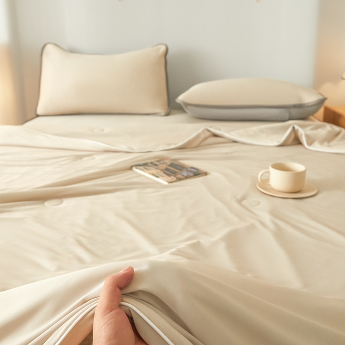 91家纺网 家纺一手货源 找家纺 欧邦 2025春夏新款PE凉感冰豆豆床笠款夏被夏凉被空调被四件套 桃心-米