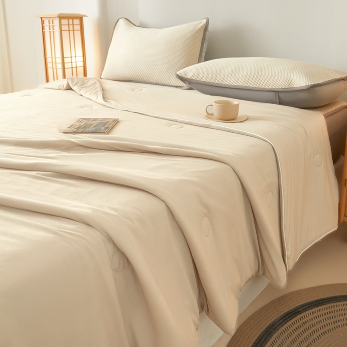 91家纺网 家纺一手货源 找家纺 欧邦 2025春夏新款PE凉感冰豆豆床笠款夏被夏凉被空调被四件套 桃心-米