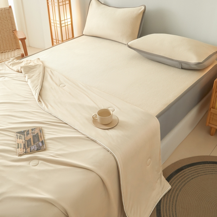 91家纺网 家纺一手货源 找家纺 欧邦 2025春夏新款PE凉感冰豆豆床笠款夏被夏凉被空调被四件套 桃心-米