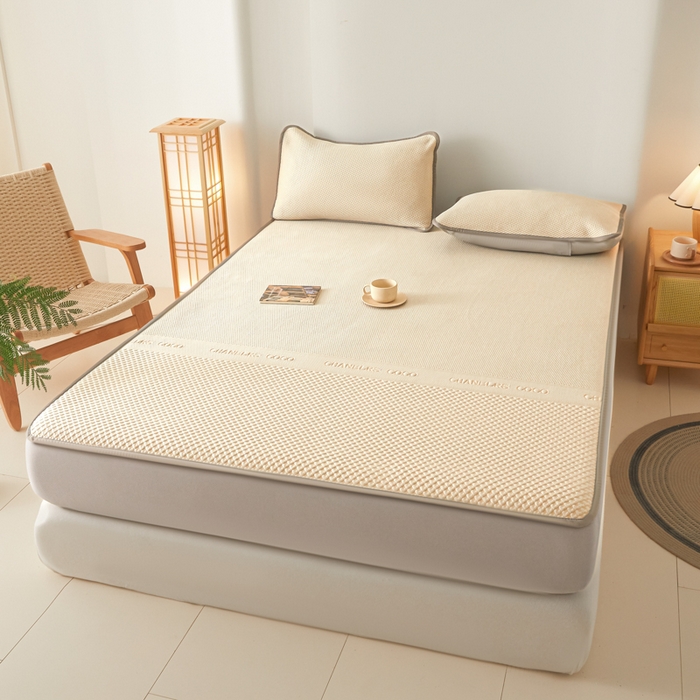 91家纺网 家纺一手货源 找家纺 欧邦 2025春夏新款PE凉感冰豆豆床笠款夏被夏凉被空调被四件套 桃心-米