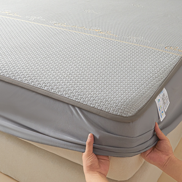 91家纺网 家纺一手货源 找家纺 欧邦 2025春夏新款PE凉感冰豆豆床笠款夏被夏凉被空调被四件套 四叶草-灰