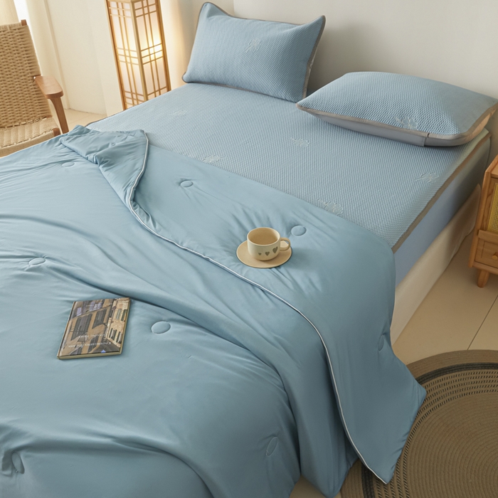 91家纺网 家纺一手货源 找家纺 欧邦 2025春夏新款PE凉感冰豆豆床笠款夏被夏凉被空调被四件套 四叶草-蓝