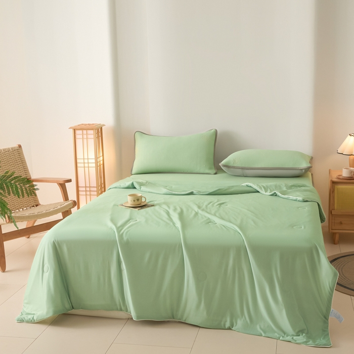 91家纺网 家纺一手货源 找家纺 欧邦 2025春夏新款PE凉感冰豆豆床笠款夏被夏凉被空调被四件套 四叶草-绿