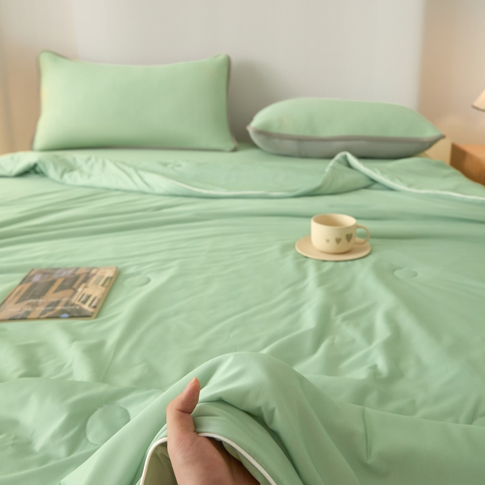 91家纺网 家纺一手货源 找家纺 欧邦 2025春夏新款PE凉感冰豆豆床笠款夏被夏凉被空调被四件套 四叶草-绿