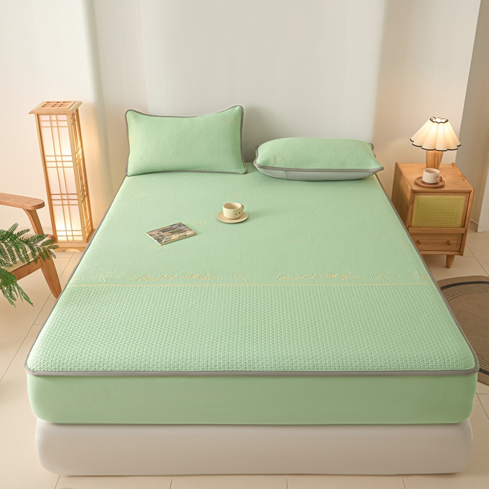 91家纺网 家纺一手货源 找家纺 欧邦 2025春夏新款PE凉感冰豆豆床笠款夏被夏凉被空调被四件套 四叶草-绿