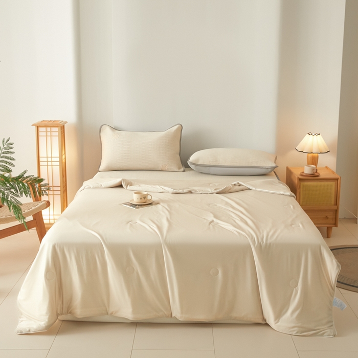 91家纺网 家纺一手货源 找家纺 欧邦 2025春夏新款PE凉感冰豆豆床笠款夏被夏凉被空调被四件套 四叶草-米