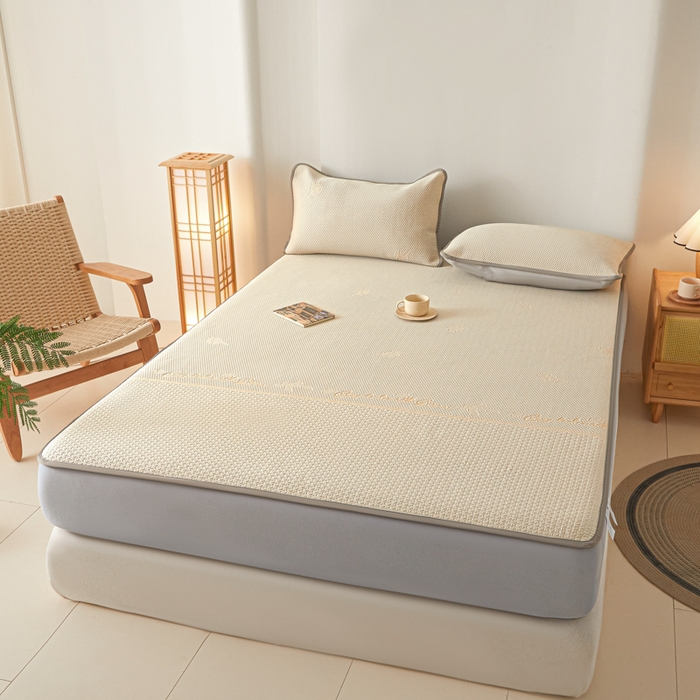 91家纺网 家纺一手货源 找家纺 欧邦 2025春夏新款PE凉感冰豆豆床笠款夏被夏凉被空调被四件套 四叶草-米