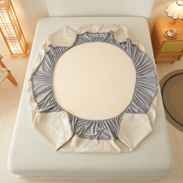 91家纺网 家纺一手货源 找家纺 欧邦 2025春夏新款PE凉感冰豆豆床笠款夏被夏凉被空调被四件套 四叶草-米