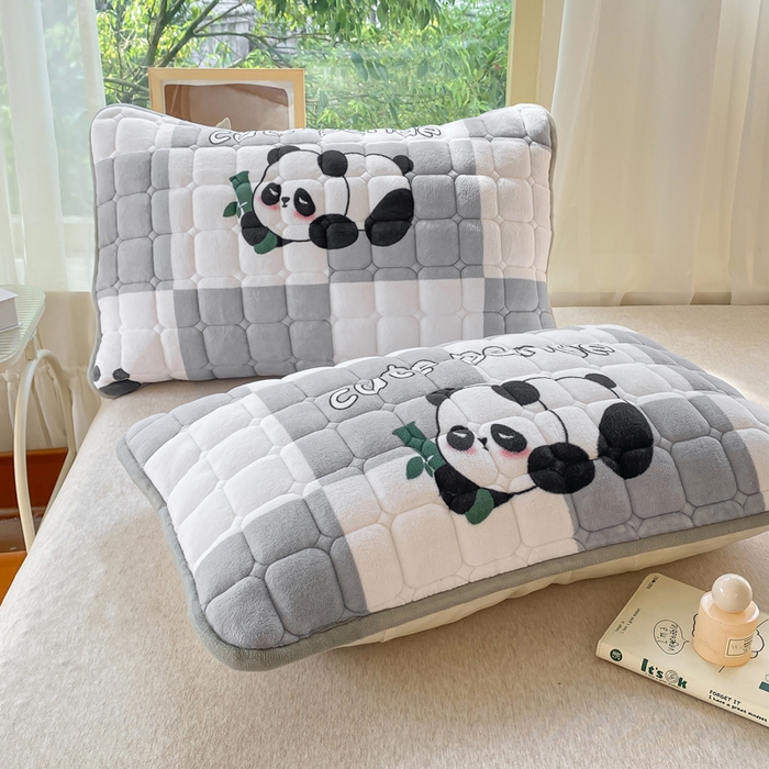 91家纺网 家纺一手货源 找家纺 （总）耐思家纺 2025 新款夹棉印花卡通纯色单品枕套