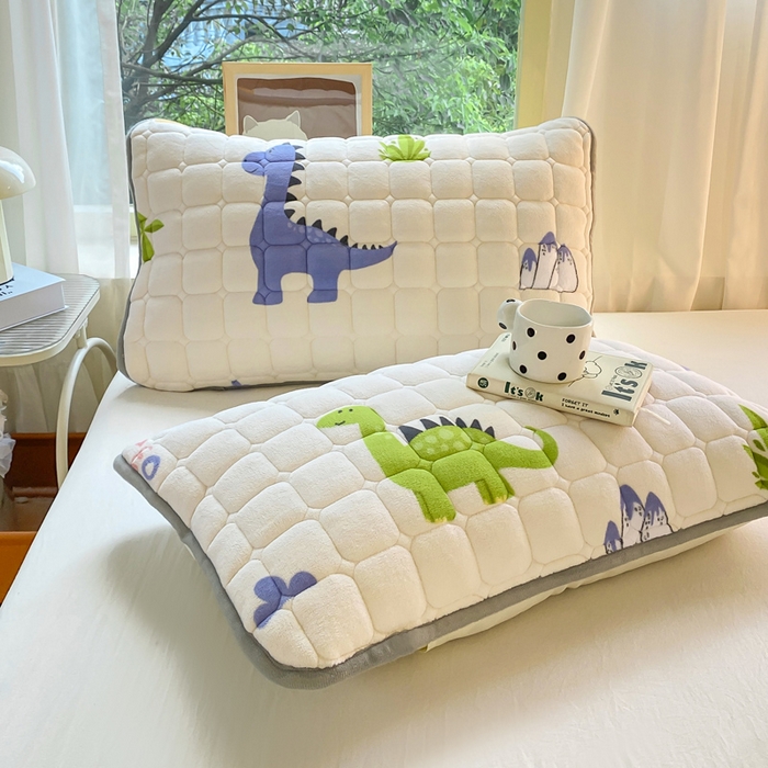 91家纺网 家纺一手货源 找家纺 （总）耐思家纺 2025 新款夹棉印花卡通纯色单品枕套