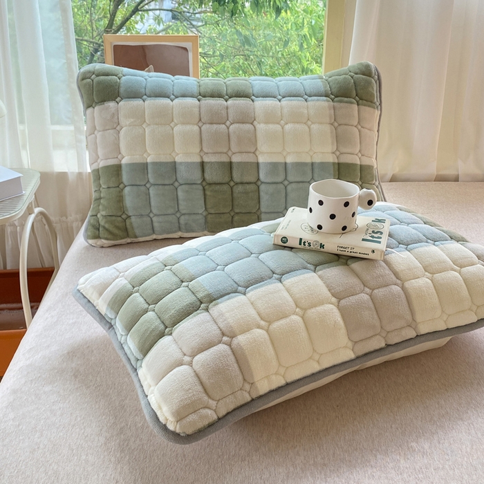 91家纺网 家纺一手货源 找家纺 （总）耐思家纺 2025 新款夹棉印花卡通纯色单品枕套