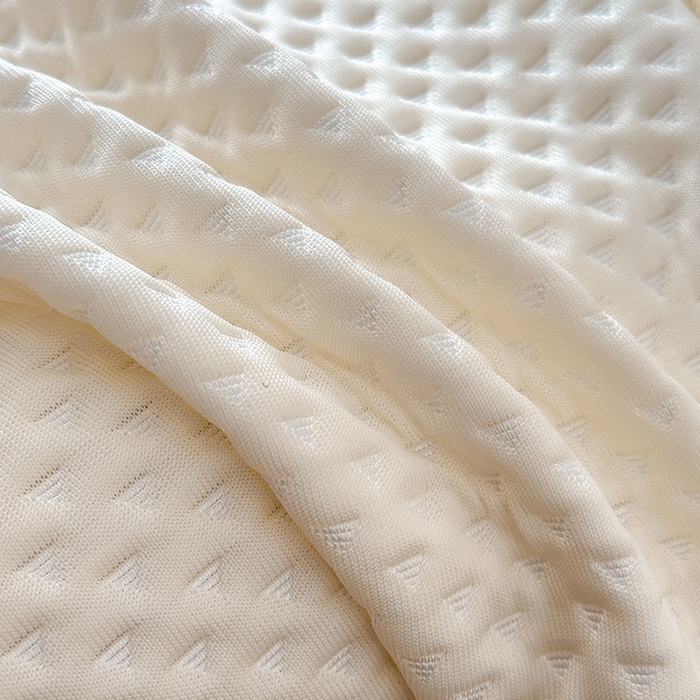 91家纺网 家纺一手货源 找家纺 蓝邻家纺 2025春夏新款PE提花雪纺+绣花花边凉席席子-场景二 夏花-米白