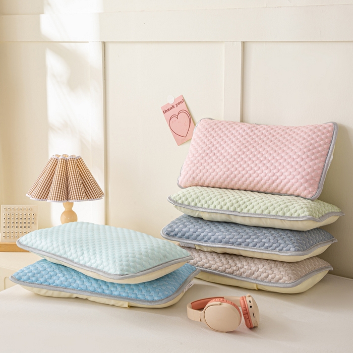 91家纺网 家纺一手货源 找家纺 博雅 2025春夏新款儿童凉感豆豆枕套 枕套单件 组合图仅供展示