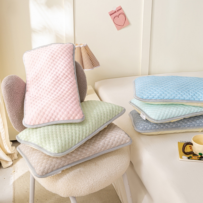 91家纺网 家纺一手货源 找家纺 博雅 2025春夏新款儿童凉感豆豆枕套 枕套单件 组合图仅供展示