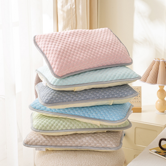 91家纺网 家纺一手货源 找家纺 博雅 2025春夏新款儿童凉感豆豆枕套 枕套单件 组合图仅供展示