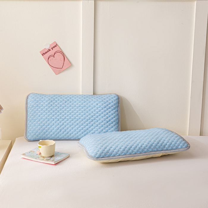 91家纺网 家纺一手货源 找家纺 博雅 2025春夏新款儿童凉感豆豆枕套 枕套单件 凉豆豆蓝