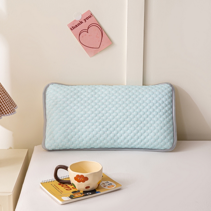 91家纺网 家纺一手货源 找家纺 博雅 2025春夏新款儿童凉感豆豆枕套 枕套单件 凉豆豆青