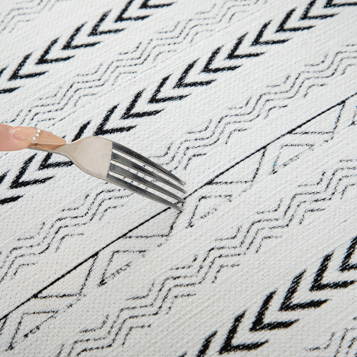 91家纺网 家纺一手货源 找家纺 沐沐家纺 2026新款符文沙发垫 黑色