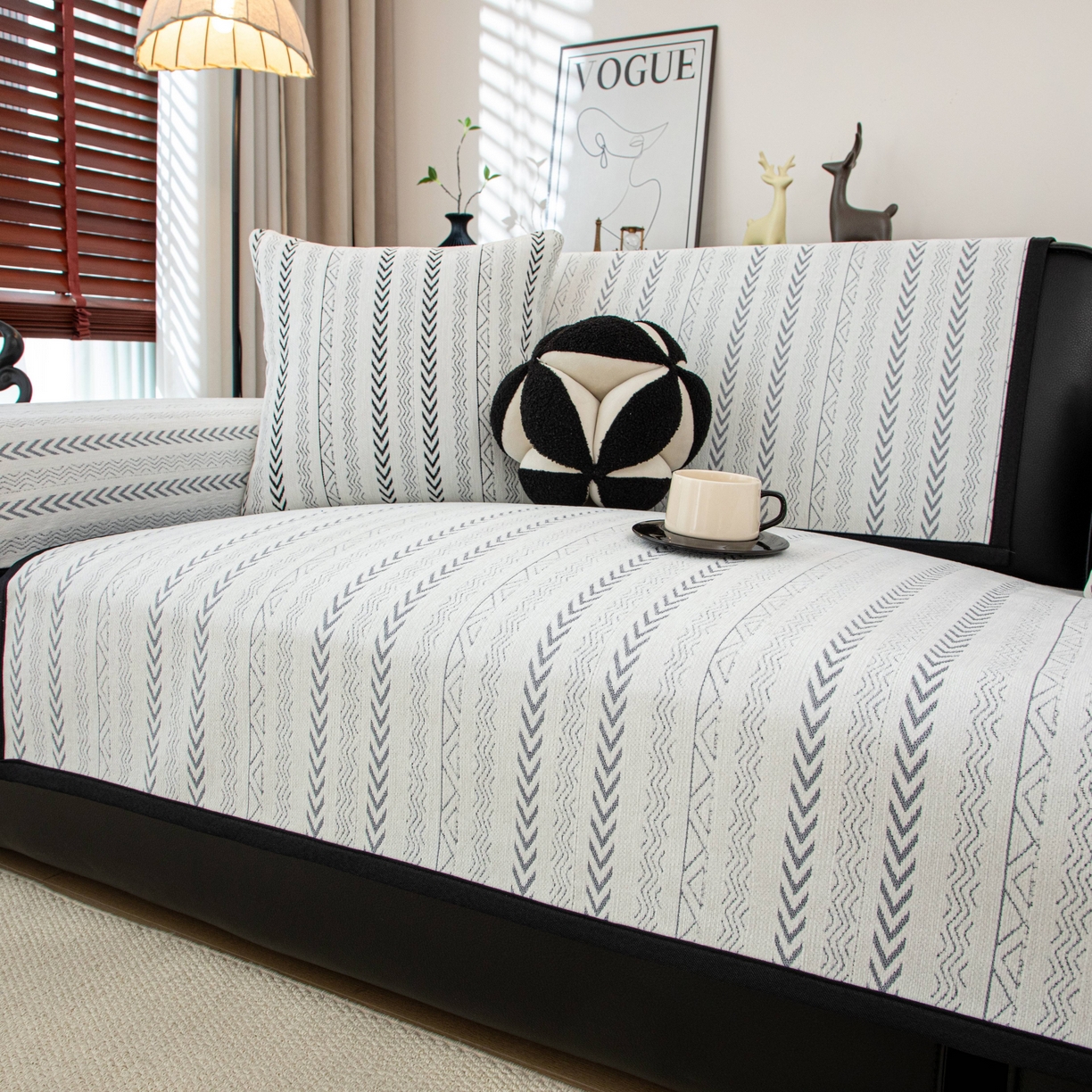 91家纺网 家纺一手货源 找家纺 沐沐家纺 2026新款符文沙发垫 浅中灰