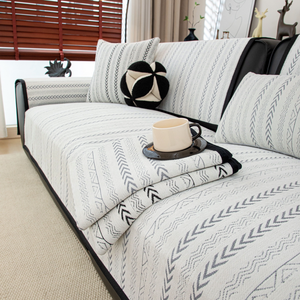 91家纺网 家纺一手货源 找家纺 沐沐家纺 2026新款符文沙发垫 浅中灰