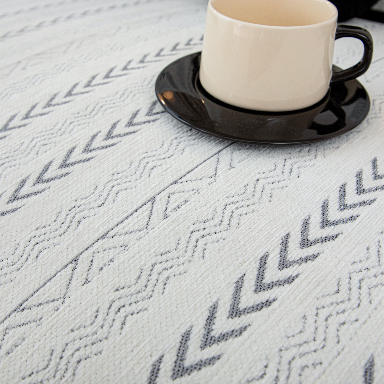 91家纺网 家纺一手货源 找家纺 沐沐家纺 2026新款符文沙发垫 浅中灰