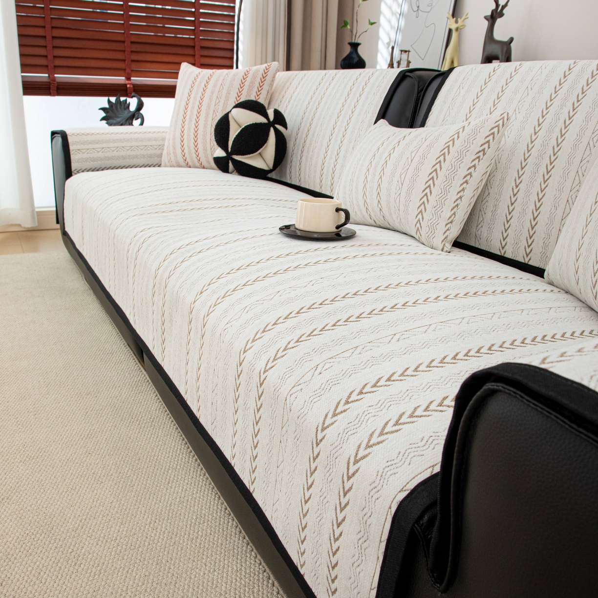 91家纺网 家纺一手货源 找家纺 沐沐家纺 2026新款符文沙发垫 驼色