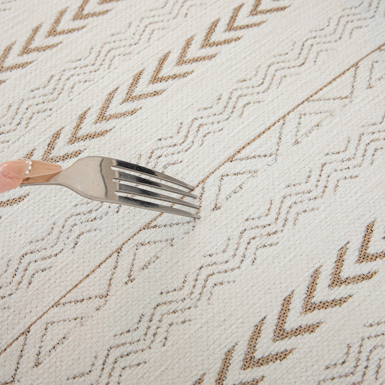 91家纺网 家纺一手货源 找家纺 沐沐家纺 2026新款符文沙发垫 驼色