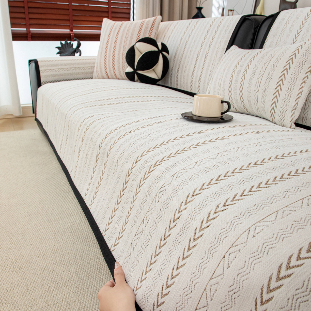 91家纺网 家纺一手货源 找家纺 沐沐家纺 2026新款符文沙发垫 驼色