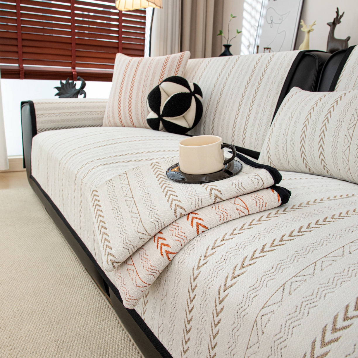 91家纺网 家纺一手货源 找家纺 沐沐家纺 2026新款符文沙发垫 驼色